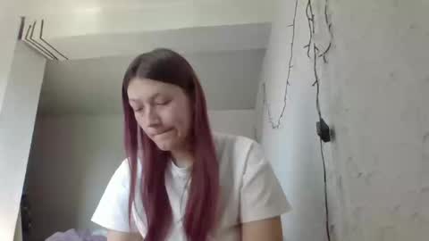 kiti_kitiss online show from March 10, 2026, 10:20 am