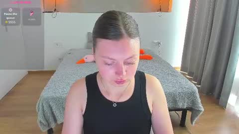 kitkatvel online show from June 15, 2026, 5:53 am