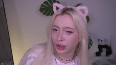 Yuki online show from April 21, 2026, 2:34 pm