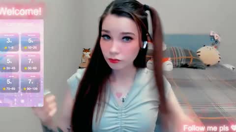 Snapshot of kitten_alisa chatting on December 5, 2025, 7:43 pm Alissa online show from December 5, 2025, 7:43 pm