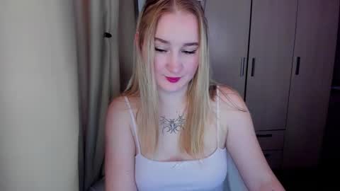 kitten_sun online show from February 19, 2026, 3:13 am