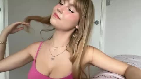 Snapshot of kittengirlxo chatting on July 5, 2026, 4:41 am kittengirlxo online show from July 5, 2026, 4:41 am