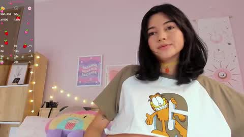 Snapshot of kittenmoon_ chatting on October 3, 2025, 4:59 pm      online show from October 3, 2025, 4:59 pm