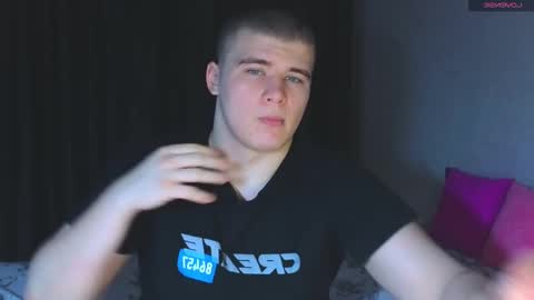 Snapshot of kittenmur chatting on February 20, 2025, 12:04 pm Vlad online show from February 20, 2025, 12:04 pm