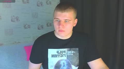 Snapshot of kittenmur chatting on October 9, 2025, 10:19 pm Vlad online show from October 9, 2025, 10:19 pm