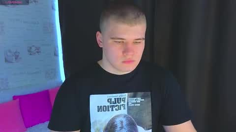 Snapshot of kittenmur chatting on October 14, 2025, 5:19 am Vlad online show from October 14, 2025, 5:19 am