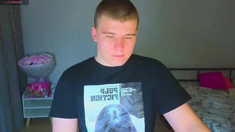 Snapshot of kittenmur chatting on October 19, 2025, 8:20 pm Vlad online show from October 19, 2025, 8:20 pm