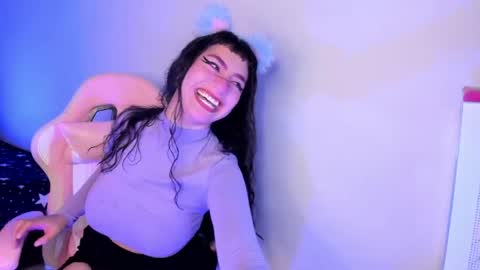 kitty__chs online show from May 19, 2026, 2:18 am