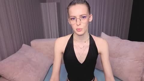 Snapshot of kitty__like18 chatting on May 1, 2026, 12:48 am Kitty online show from May 1, 2026, 12:48 am