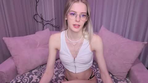 Snapshot of kitty__like18 chatting on June 4, 2026, 12:49 am Kitty online show from June 4, 2026, 12:49 am