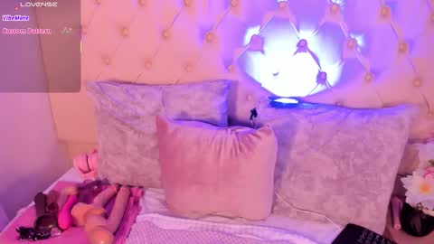 Kitty  online show from February 10, 2026, 5:44 am