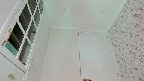 sophie online show from April 11, 2026, 6:45 pm