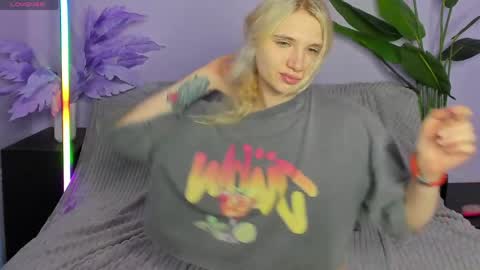 kitty blondy online show from April 6, 2026, 3:37 am