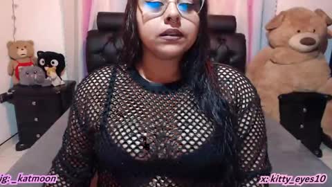 Snapshot of kitty_eyes chatting on April 13, 2026, 3:23 am kitty online show from April 13, 2026, 3:23 am