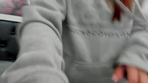 kitty_f00x online show from June 9, 2026, 7:14 pm