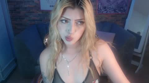 kitty_fox_b online show from January 21, 2025, 3:54 pm