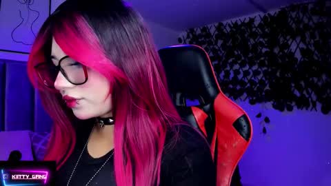 Snapshot of kitty_gang chatting on February 11, 2026, 2:05 am Camila online show from February 11, 2026, 2:05 am