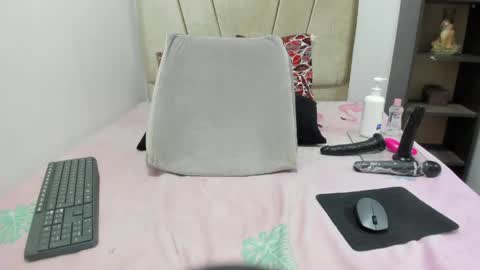 kitty_hot_sex_ online show from May 9, 2026, 12:16 am