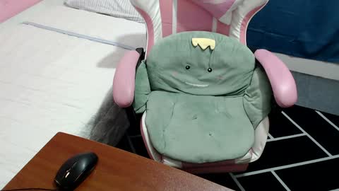 Kate online show from January 28, 2025, 1:50 am