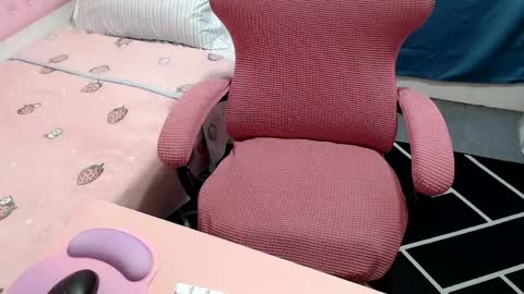 Snapshot of kitty_kity chatting on March 31, 2026, 10:10 pm Kate online show from March 31, 2026, 10:10 pm