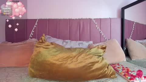 kitty_kryss online show from November 19, 2025, 4:51 pm