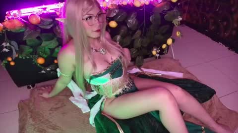 Kitty online show from December 3, 2025, 2:30 am