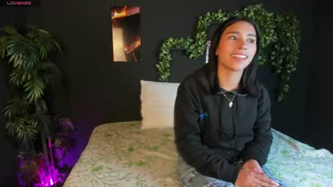 kitty_milan2 online show from June 26, 2026, 3:16 pm