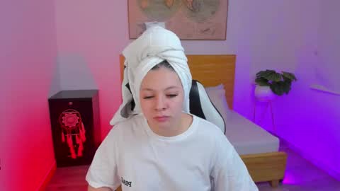 K I T T Y online show from December 20, 2025, 12:23 pm