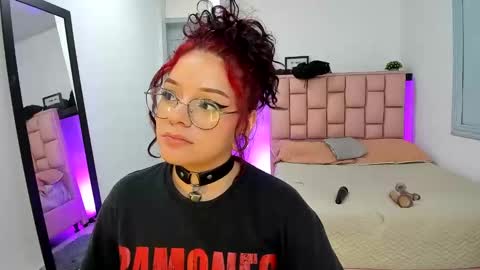 Jenn online show from January 11, 2025, 12:01 am