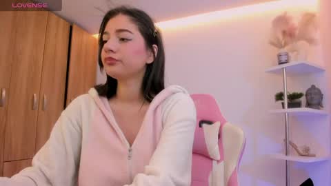 Snapshot of kittyfeet2 chatting on May 31, 2026, 7:04 pm kitty online show from May 31, 2026, 7:04 pm