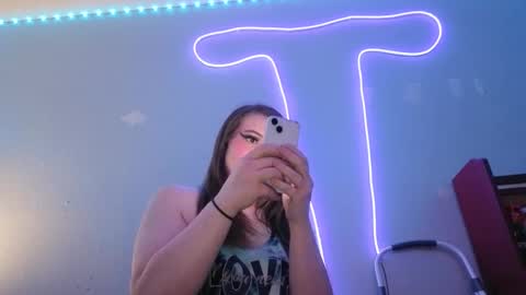 kittykat 1999 online show from October 1, 2025, 4:40 am