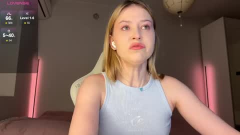 Snapshot of kittyloffe chatting on April 27, 2026, 1:03 am Monika online show from April 27, 2026, 1:03 am