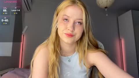 Snapshot of kittyloffe chatting on May 19, 2026, 3:02 am Monika online show from May 19, 2026, 3:02 am