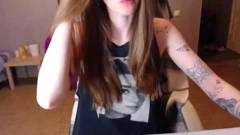 KittyloveMoon online show from May 27, 2026, 7:22 pm