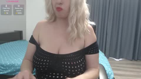 Snapshot of kittyonfiree chatting on February 25, 2025, 2:44 pm kittyonfiree online show from February 25, 2025, 2:44 pm