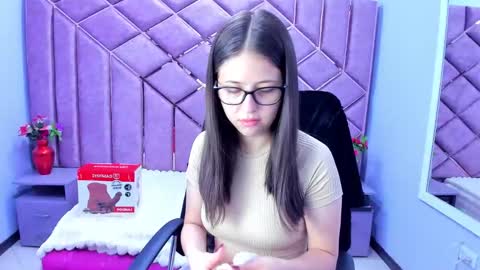 Snapshot of kittypinky01 chatting on May 21, 2026, 2:24 pm Sarah online show from May 21, 2026, 2:24 pm