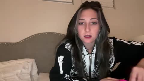 Snapshot of kittypurr79 chatting on December 20, 2024, 5:47 am kittypurr79 online show from December 20, 2024, 5:47 am