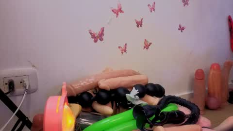 Snapshot of kittyroses chatting on June 30, 2026, 1:39 am Kitty online show from June 30, 2026, 1:39 am