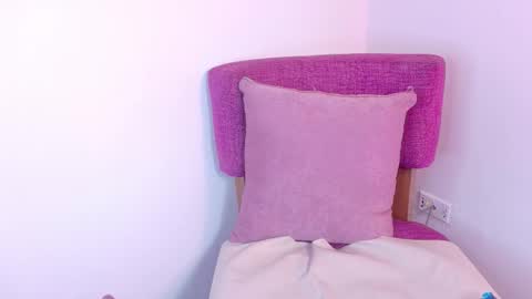 Kitty Hill online show from February 15, 2026, 7:51 am