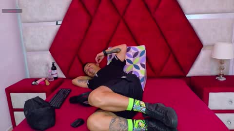 Snapshot of kity_spiderr chatting on November 1, 2025, 12:29 pm Luisa y Jairo online show from November 1, 2025, 12:29 pm