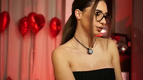 Erika online show from February 13, 2026, 8:05 pm