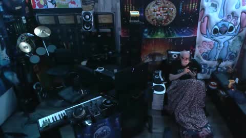 kiveuxmakeu online show from January 16, 2026, 6:28 am