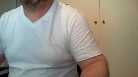 Snapshot of kiwiben45 chatting on May 29, 2026, 1:14 am Ben online show from May 29, 2026, 1:14 am