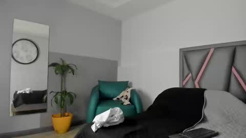 Snapshot of klariz09 chatting on September 18, 2025, 8:44 pm klariz09 online show from September 18, 2025, 8:44 pm