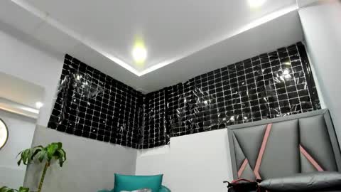 Snapshot of klariz09 chatting on November 18, 2025, 2:39 am klariz09 online show from November 18, 2025, 2:39 am