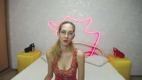 Klary online show from September 20, 2025, 4:46 am