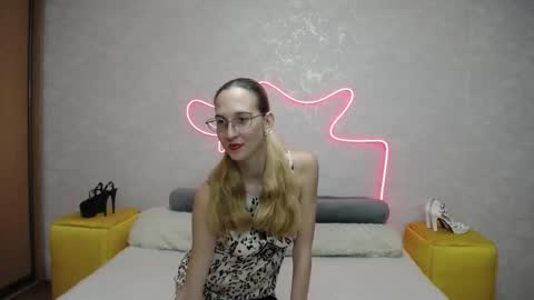 Klary online show from October 15, 2025, 7:19 am