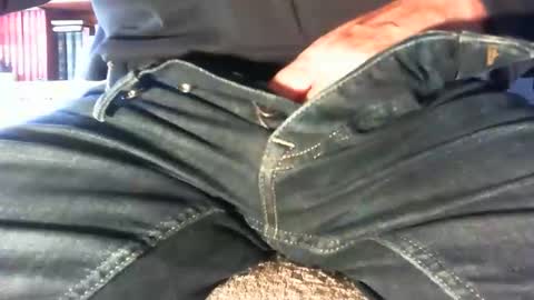 kledenn online show from December 16, 2025, 10:53 am