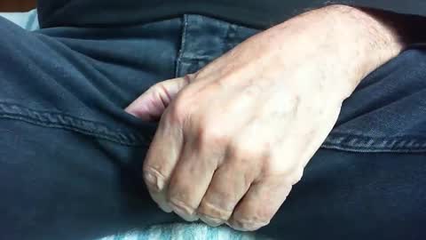 kledenn online show from February 11, 2026, 1:16 pm