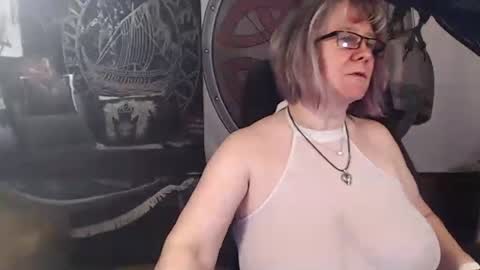 Snapshot of kleiner_teufel chatting on March 5, 2026, 7:10 pm Michelle online show from March 5, 2026, 7:10 pm